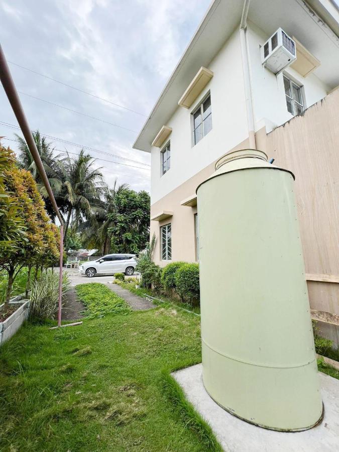 Beach Resorts Walking Distance To The Town House Davao City Esterno foto